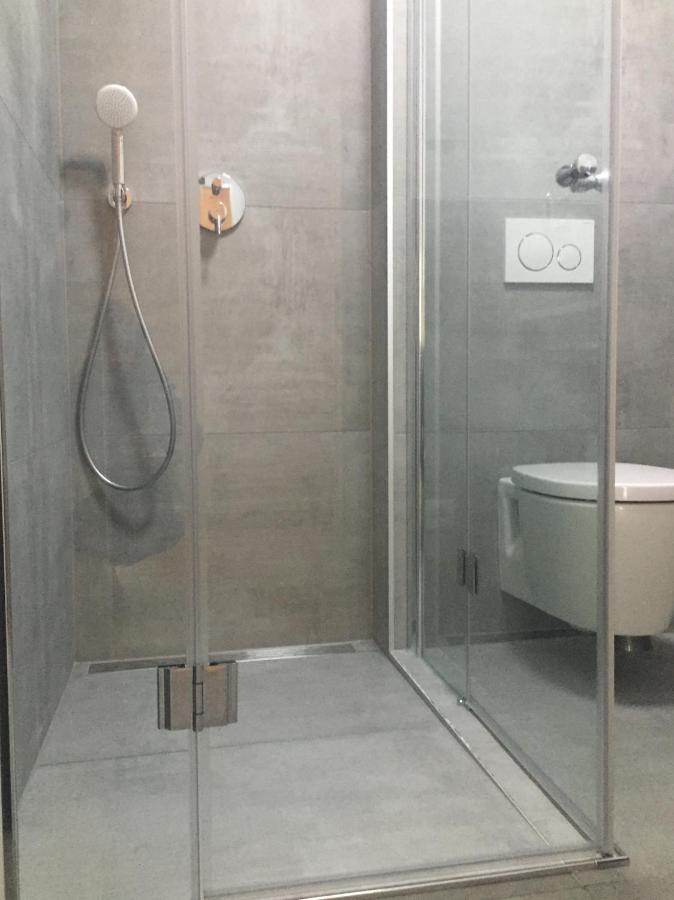 Avi City Apartments Kinghouse Дюселдорф Стая снимка